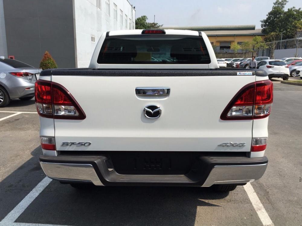 Mazda BT 50   2016 - Bán Mazda BT 50 đời 2016, màu trắng, 684 triệu