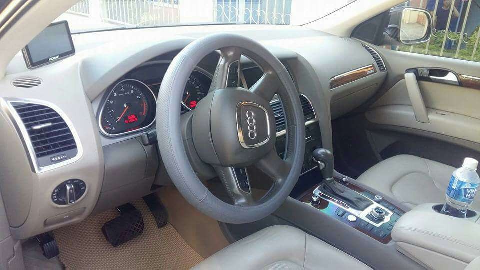 Audi Q7   2011 - Cần bán gấp Audi Q7 đời 2011, màu nâu, nhập khẩu chính chủ