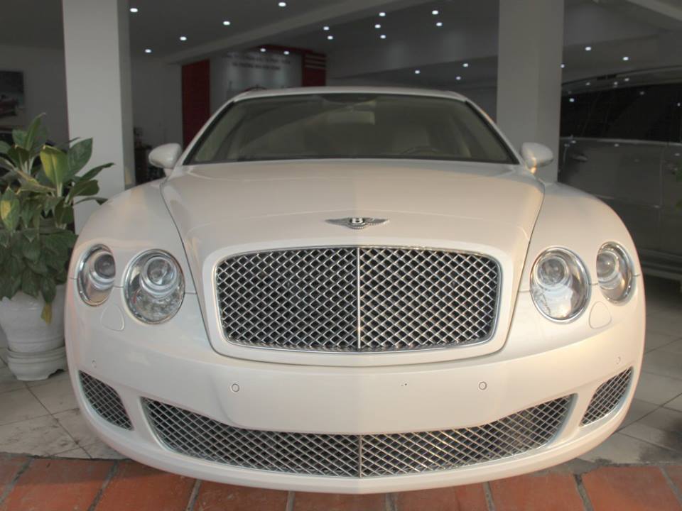 Bentley Continental Flying Spur 2009 - Bán Bentley Continental Flying Spur năm 2009, màu trắng, nhập khẩu nguyên chiếc