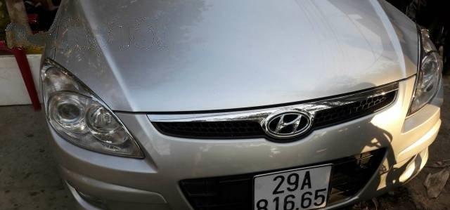 Hyundai i30  AT 2009 - Bán xe cũ Hyundai i30 AT đời 2009, màu bạc số tự động