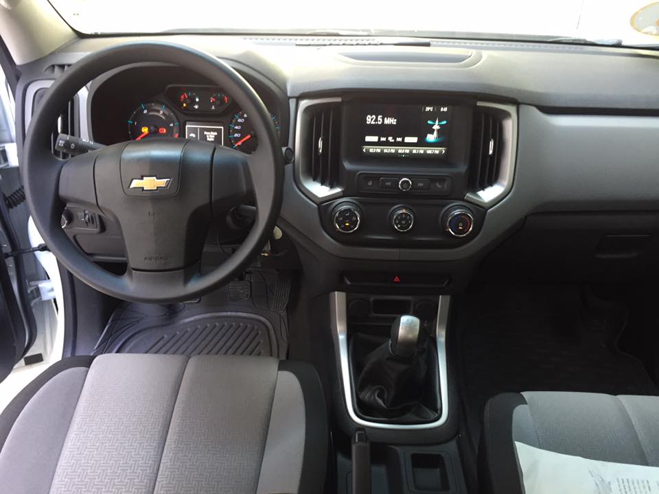Chevrolet Colorado LT 2016 - Bán tải Colorado 2.5 LT phiên bản 2017, cải tiến mới, giá hấp dẫn 619 triệu (Có màn hình DVD)