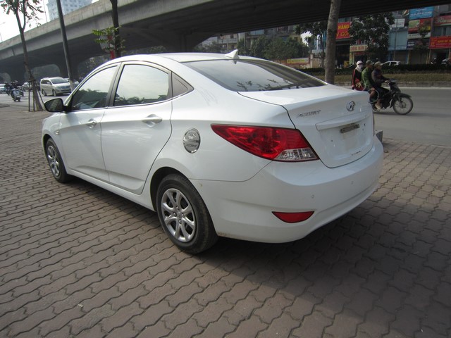 Hyundai Acent 1.4AT 2011 - Xe Hyundai Acent 1.4AT đời 2011, màu trắng, nhập khẩu, giá chỉ 489 triệu