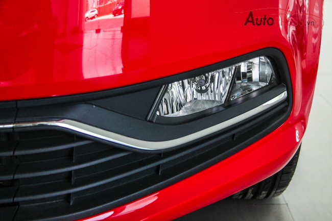 Volkswagen Polo  Hatchback AT 2015 - Bán Volkswagen Polo Hatchback AT đời 2015, màu đỏ, nhập khẩu chính hãng, giá 662tr