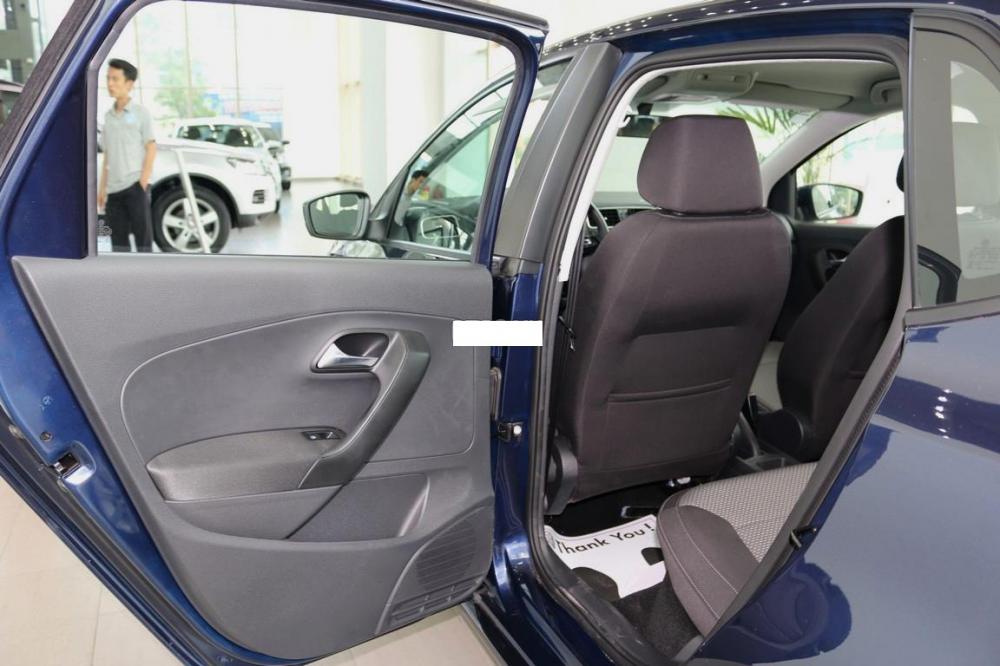 Volkswagen Polo Hatchback AT 2015 - Sở hữu ngay xe Đức Volkswagen Polo Hatchback AT 2015 màu xanh, nhập khẩu giá đặc biệt chỉ 662tr