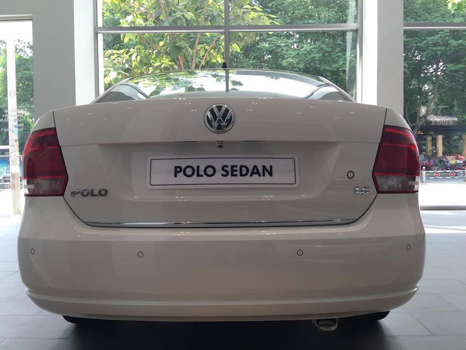 Volkswagen Polo Sedan AT 2015 - Bán xe Polo Sedan AT 2015 - Giá đặc biệt chỉ 632tr - Khởi đầu đẳng cấp Châu Âu - Hỗ trợ trả góp