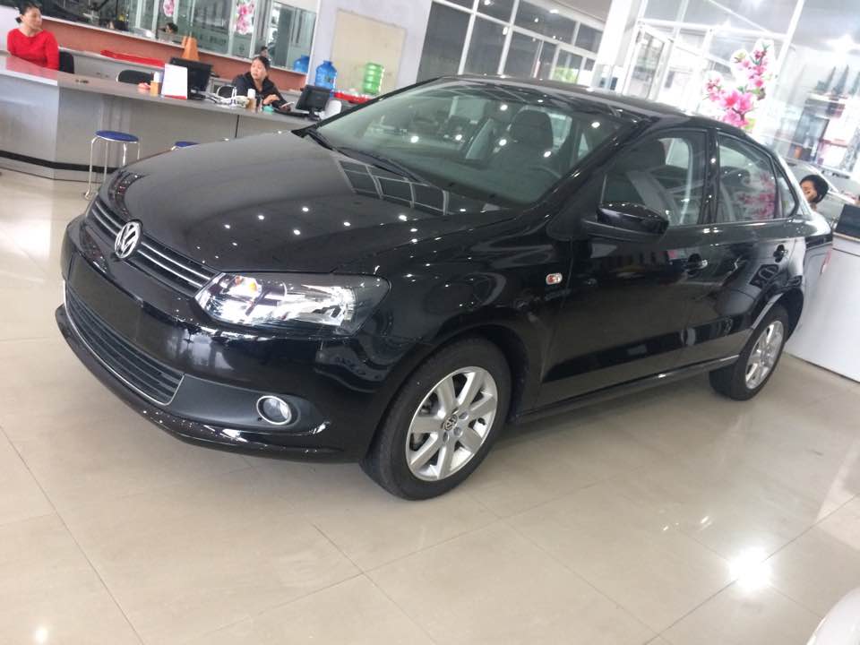 Volkswagen Polo  AT 2015 - Sở hữu xe Đức Volkswagen Polo Sedan AT màu đen, nhập khẩu với mức giá chỉ 632 triệu