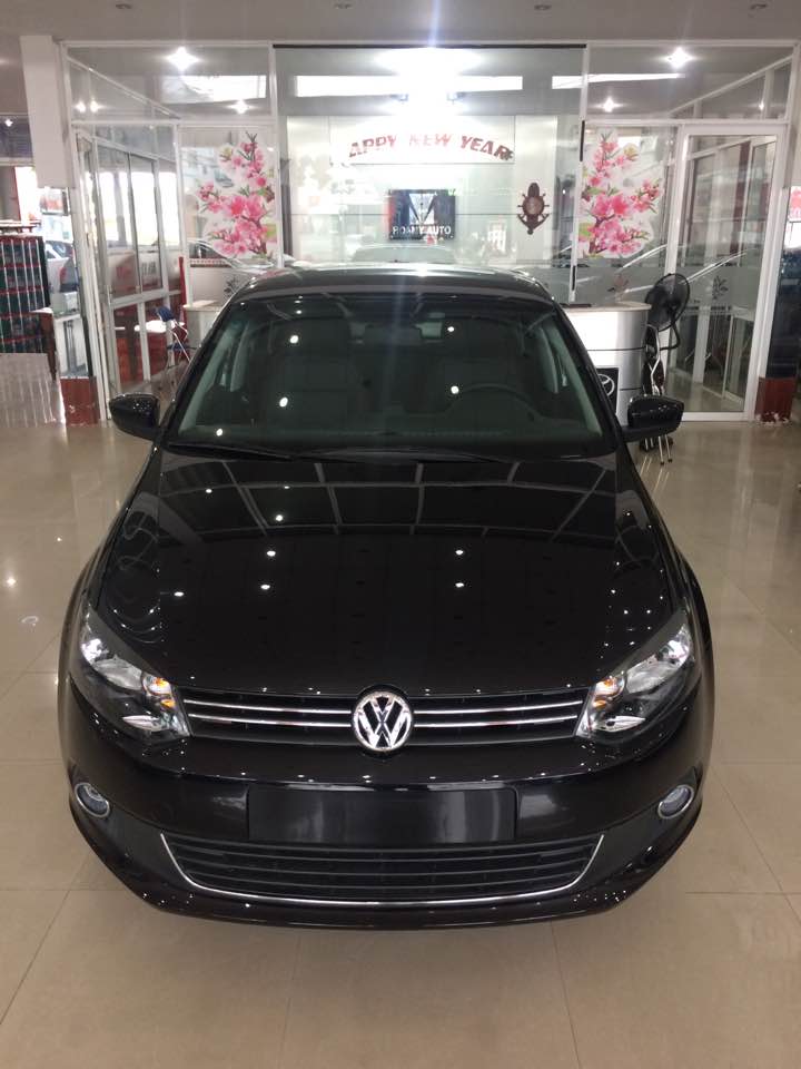 Volkswagen Polo  AT 2015 - Sở hữu xe Đức Volkswagen Polo Sedan AT màu đen, nhập khẩu với mức giá chỉ 632 triệu