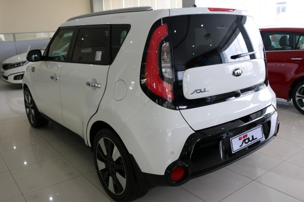 Kia Soul 2015 - Cần bán Kia Soul đời 2015, màu trắng