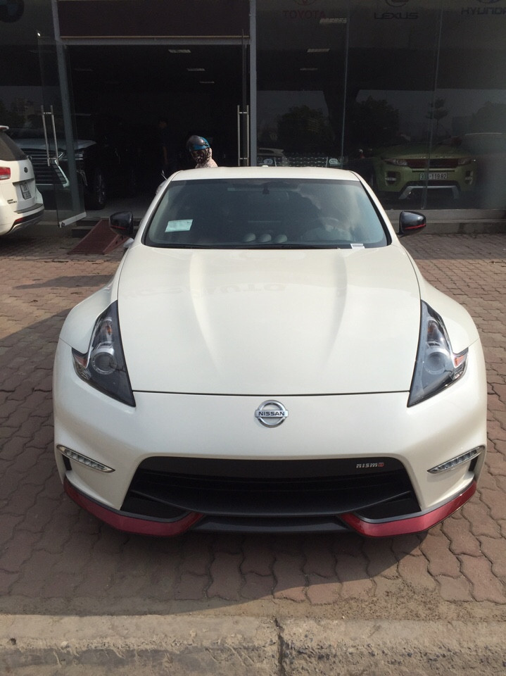 Nissan 370Z 370z Nismo 2015 - Bán ô tô Nissan 370Z Nismo đời 2015, màu trắng, xe nhập