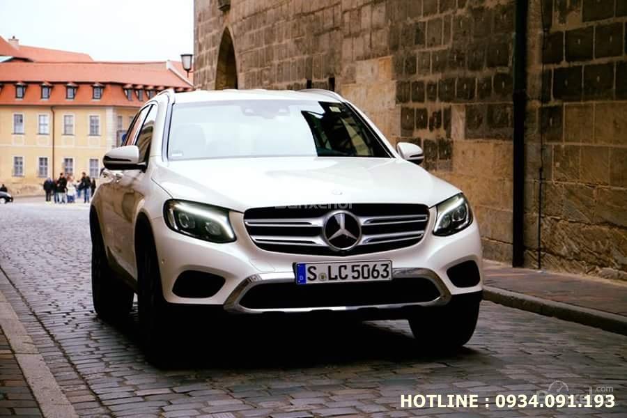 Mercedes-Benz Smart GLC 300 AMG 2018 - Mercedes GLC 300 AMG đời 2018 - Ưu đãi đặc biệt, xe giao ngay