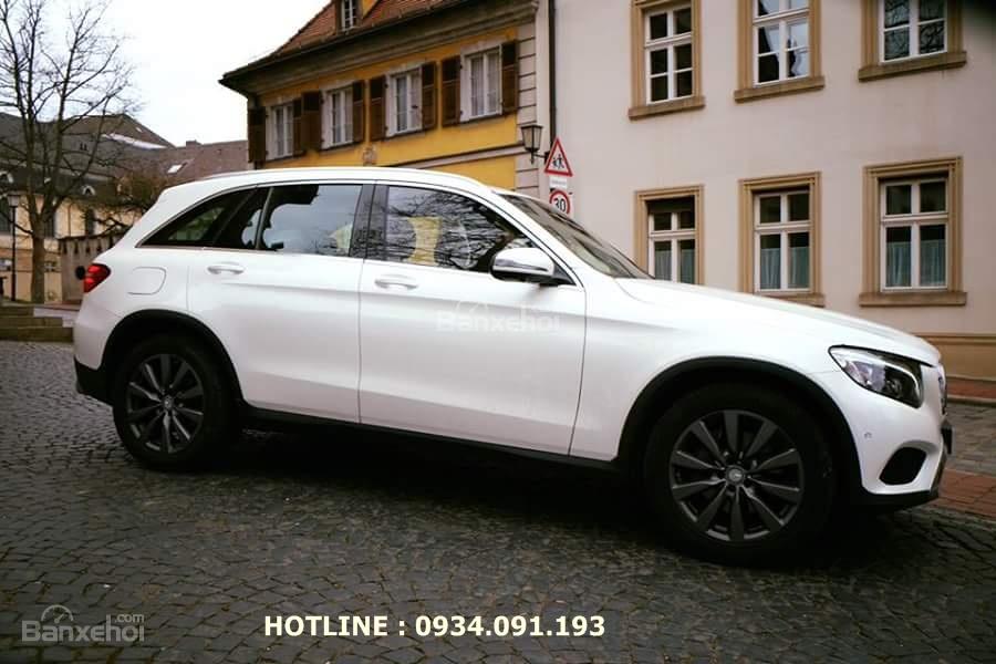 Mercedes-Benz Smart GLC 300 AMG 2018 - Mercedes GLC 300 AMG đời 2018 - Ưu đãi đặc biệt, xe giao ngay