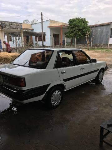 Toyota Carina 1986 - Cần tiền bán gấp Toyota Carina 1986, màu trắng, giá chỉ 90 triệu