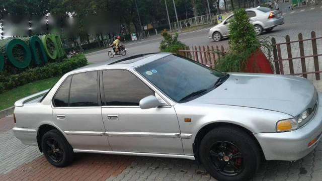 Honda Accord   1999 - Cần bán xe Honda Accord sản xuất 1999, màu bạc giá cạnh tranh