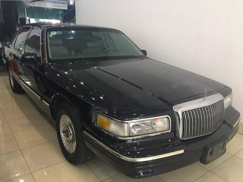 Lincoln Town car 1996 - Bán xe Lincoln Town car 1996, màu đen, nhập khẩu số tự động