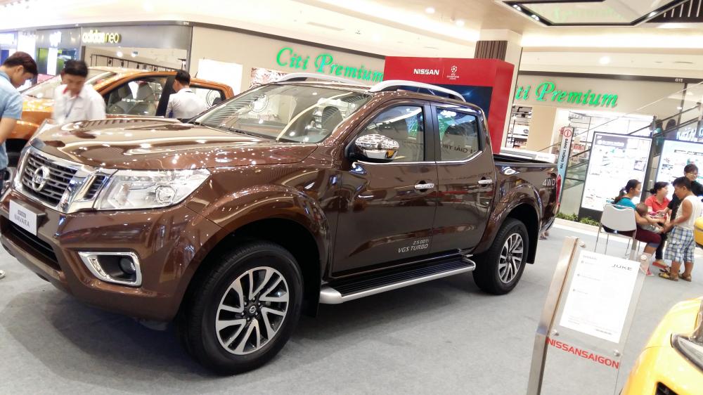 Nissan Navara EL 2017 - Cần bán Nissan Navara EL sản xuất 2017, màu nâu, xe nhập