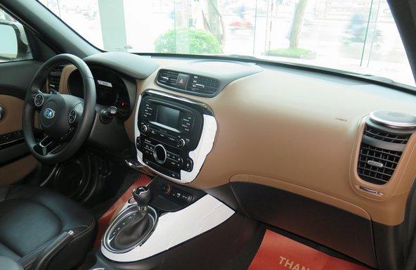 Kia Soul AT 2017 - Bán Kia Soul AT năm 2017, màu trắng, nhập khẩu nguyên chiếc, giá 755tr