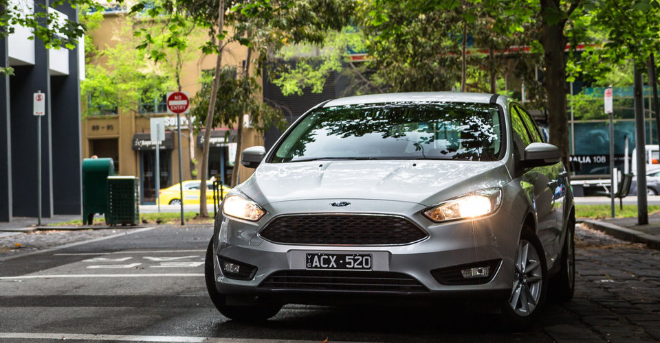 thông - Thông số kỹ thuật xe oto Ford Focus 1.6L Trend AT FordFocus4-4d1a