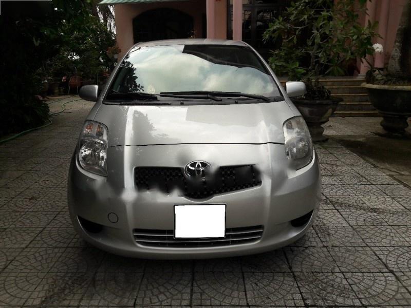 Toyota Yaris 2007 - Cần bán xe Toyota Yaris đời 2007, màu bạc, nhập khẩu chính hãng xe gia đình 