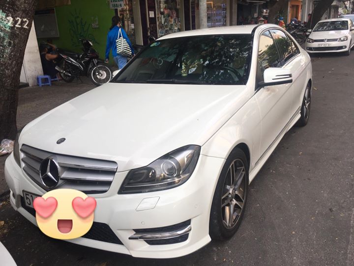 Mercedes-Benz C class C300  AMG 2012 - Cần bán gấp Mercedes C300 AMG sản xuất 2012, màu trắng