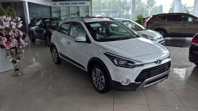 Hyundai i20 Active   2016 - Bán xe Hyundai i20 Active đời 2016, màu trắng