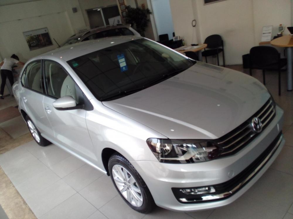 Volkswagen Polo GP 2016 - Bán nhập nguyên chiếc Đức Volkswagen Polo Sedan GP, đời 2016, màu bạc