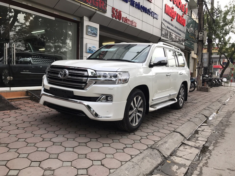 Toyota Land Cruiser VX.R 2017 - Cần bán Toyota Land Cruiser VX. R 2017, màu trắng, xe giao ngay