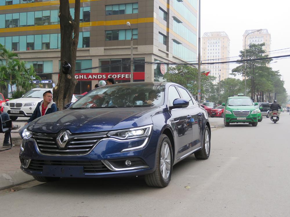 Renault Talisman TCE 200 EDC 2017 - Renault Talisman 2017 nhập khẩu màu xanh, khuyến mại tốt nhất tháng 3, LH 0932 383 088