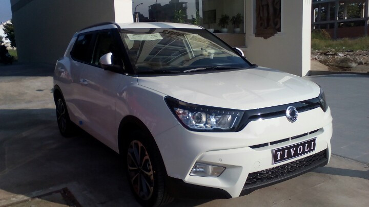 Ssangyong Ssangyong khác 2017 - Bán xe Ssangyong tivoli đời 2017, màu trắng, xe nhập, giá 150tr