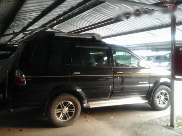 Isuzu Hi lander   2010 - Bán Isuzu Hi lander 2010, màu đen