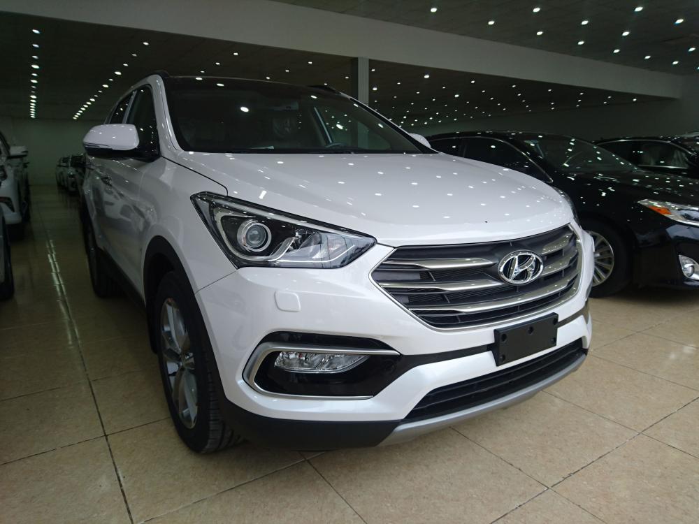 Hyundai Santa Fe 2018 - Hyundai Santa Fe máy xăng SX 2018 màu trắng các phiên bản giao ngay, khuyến mãi lớn, cam kết giá tốt nhất