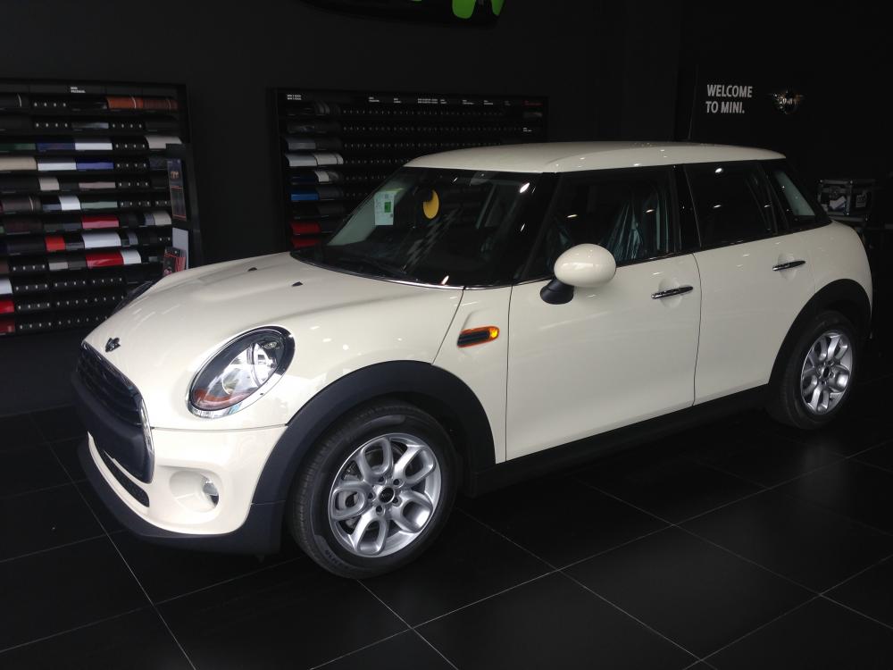 Mini One 2017 - Bán xe Mini One mới màu trắng, bảo hành chính hãng, giao xe ngay