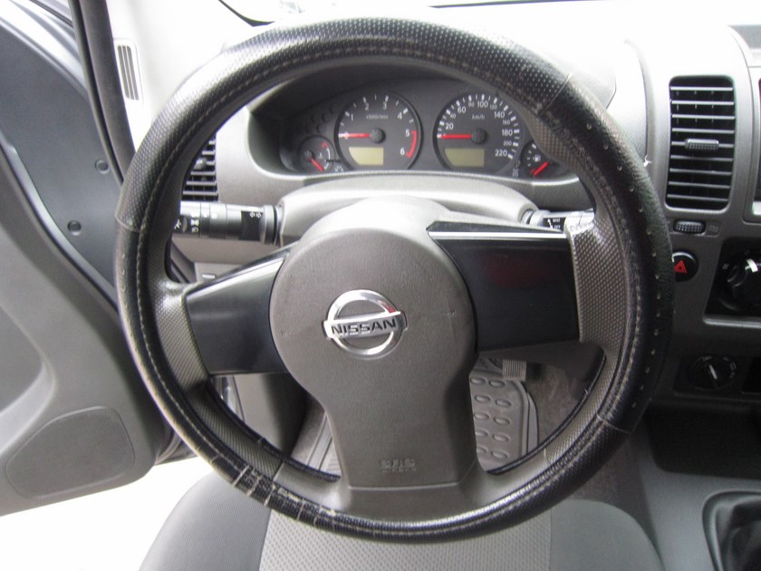 Nissan Navara XE 2013 - Cần bán Nissan Navara XE đời 2013, màu xám, nhập khẩu nguyên chiếc, 475tr