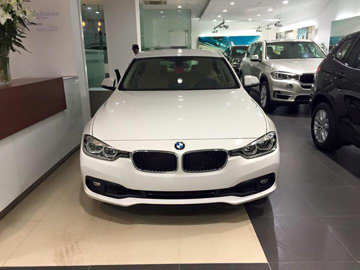 BMW 3 Series 320i 2017 - BMW 3 Series 320i 2017, màu trắng. BMW Đà Nẵng bán xe BMW 320i nhập khẩu chính hãng, giá rẻ nhất tại Hà Tĩnh