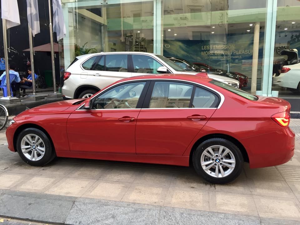 BMW 3 Series 320i 2017 - BMW 3 Series 320i 2017, màu đỏ. BMW Đà Nẵng bán xe BMW 320i nhập khẩu chính hãng, giá rẻ nhất tại Kon Tum