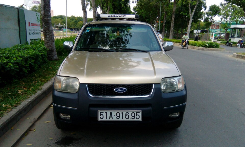 Ford Escape 2017 - Ford Escape 2002, màu vàng cát, Bstp, chính chủ