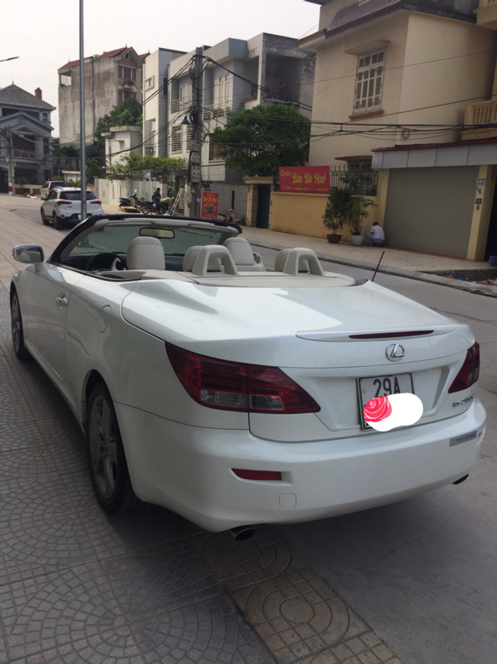 Lexus IS250 C 2011 - Xe Lexus IS250 đời 2011 màu trắng, giá 1 tỷ 500 triệu nhập khẩu nguyên chiếc
