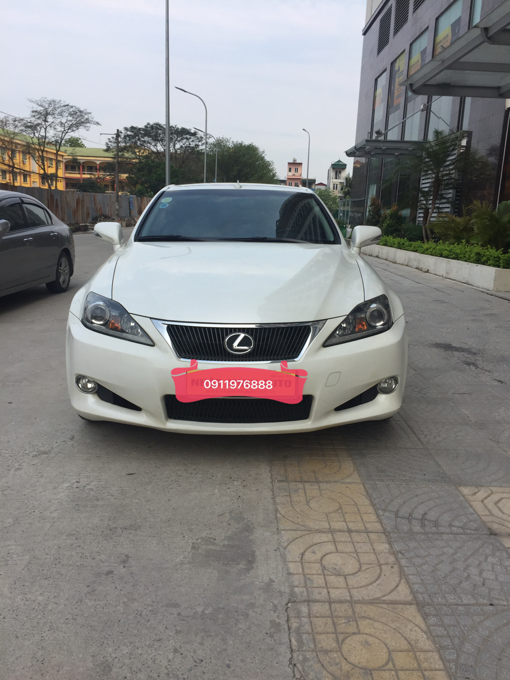 Lexus IS250 C 2011 - Xe Lexus IS250 đời 2011 màu trắng, giá 1 tỷ 500 triệu nhập khẩu nguyên chiếc
