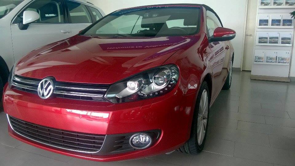 Volkswagen Golf   2012 - Bán Volkswagen Golf Cabriolet mui trần đỏ mận đời 2012, màu đỏ, nhập khẩu nguyên chiếc, giá tốt nhất thủ đô