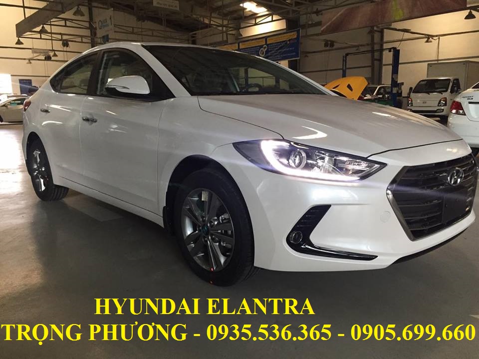 Hyundai Elantra 2018 - Bán Hyundai Elantra năm 2018, màu trắng, nhập khẩu chính hãng giá cạnh tranh