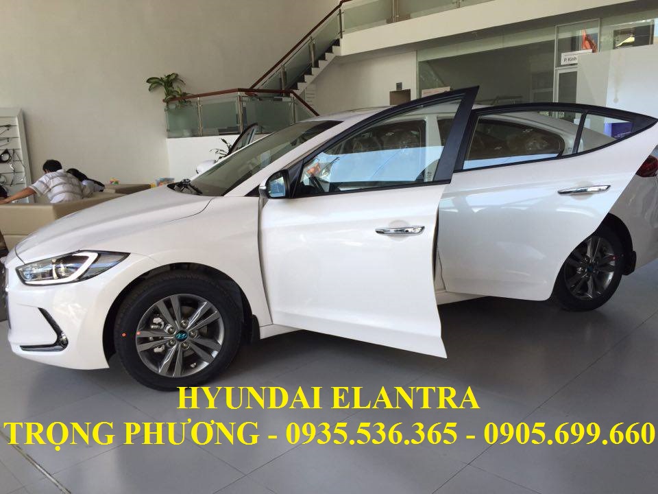 Hyundai Elantra 2018 - Bán Hyundai Elantra năm 2018, màu trắng, nhập khẩu chính hãng giá cạnh tranh