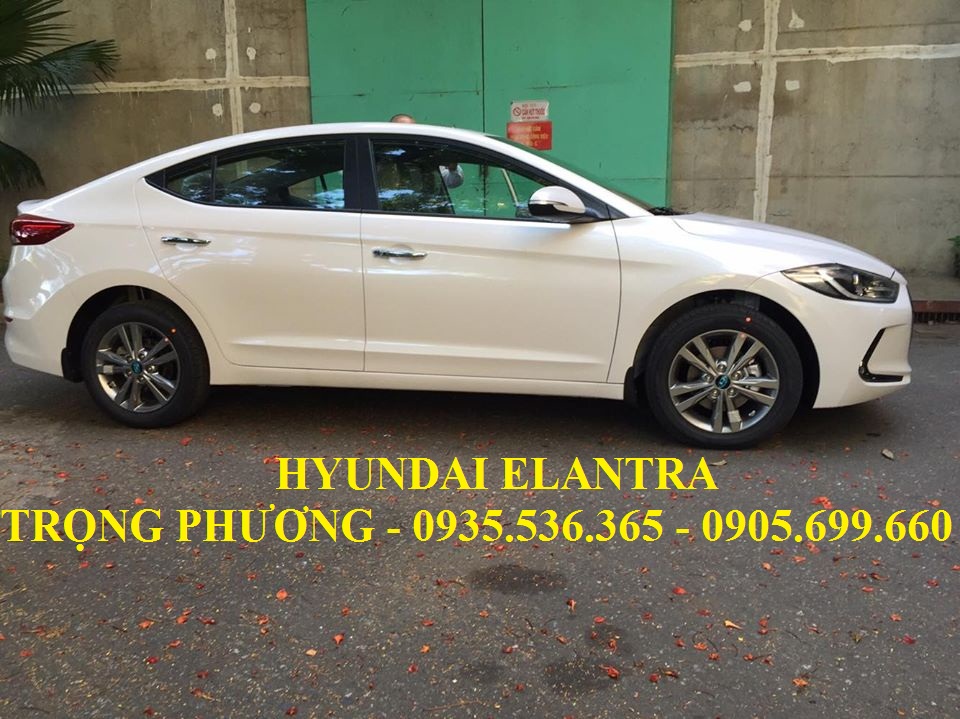 Hyundai Elantra 2017 - Bán ô tô Hyundai Elantra đà nẵng,LH : TRỌNG PHƯƠNG - 0935.536.365