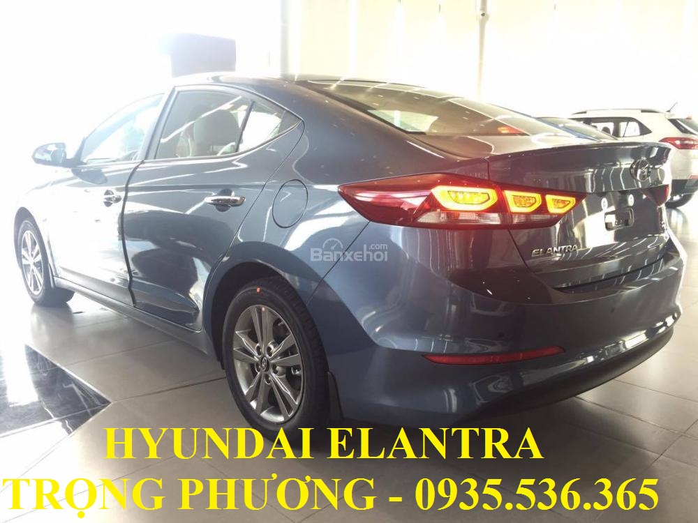 Hyundai Elantra 2018 - Cần bán xe Hyundai Elantra đời 2018 nhập nguyên chiếc. LH: Trọng Phương 0935.536.365