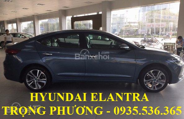 Hyundai Elantra 2018 - Cần bán xe Hyundai Elantra đời 2018 nhập nguyên chiếc. LH: Trọng Phương 0935.536.365