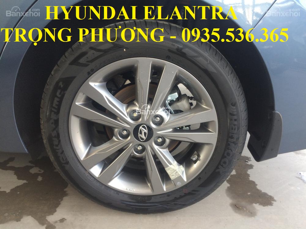 Hyundai Elantra 2018 - Cần bán xe Hyundai Elantra đời 2018 nhập nguyên chiếc. LH: Trọng Phương 0935.536.365