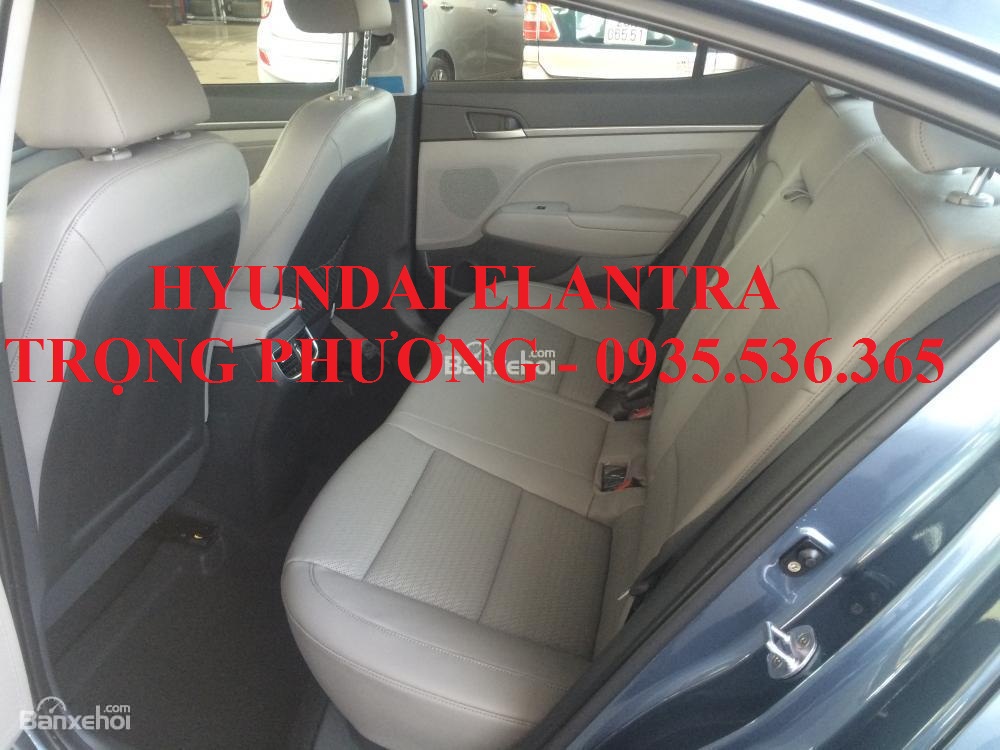 Hyundai Elantra 2018 - Cần bán xe Hyundai Elantra đời 2018 nhập nguyên chiếc. LH: Trọng Phương 0935.536.365