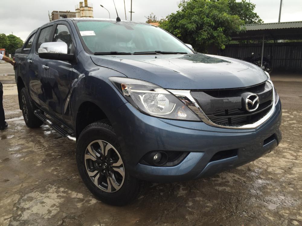 Mazda BT 50 AT 2WD 2.2L 2016 - Bán tải Mazda BT-50 2.2 AT Facelift, đủ màu, giá tốt nhất Hà Nội