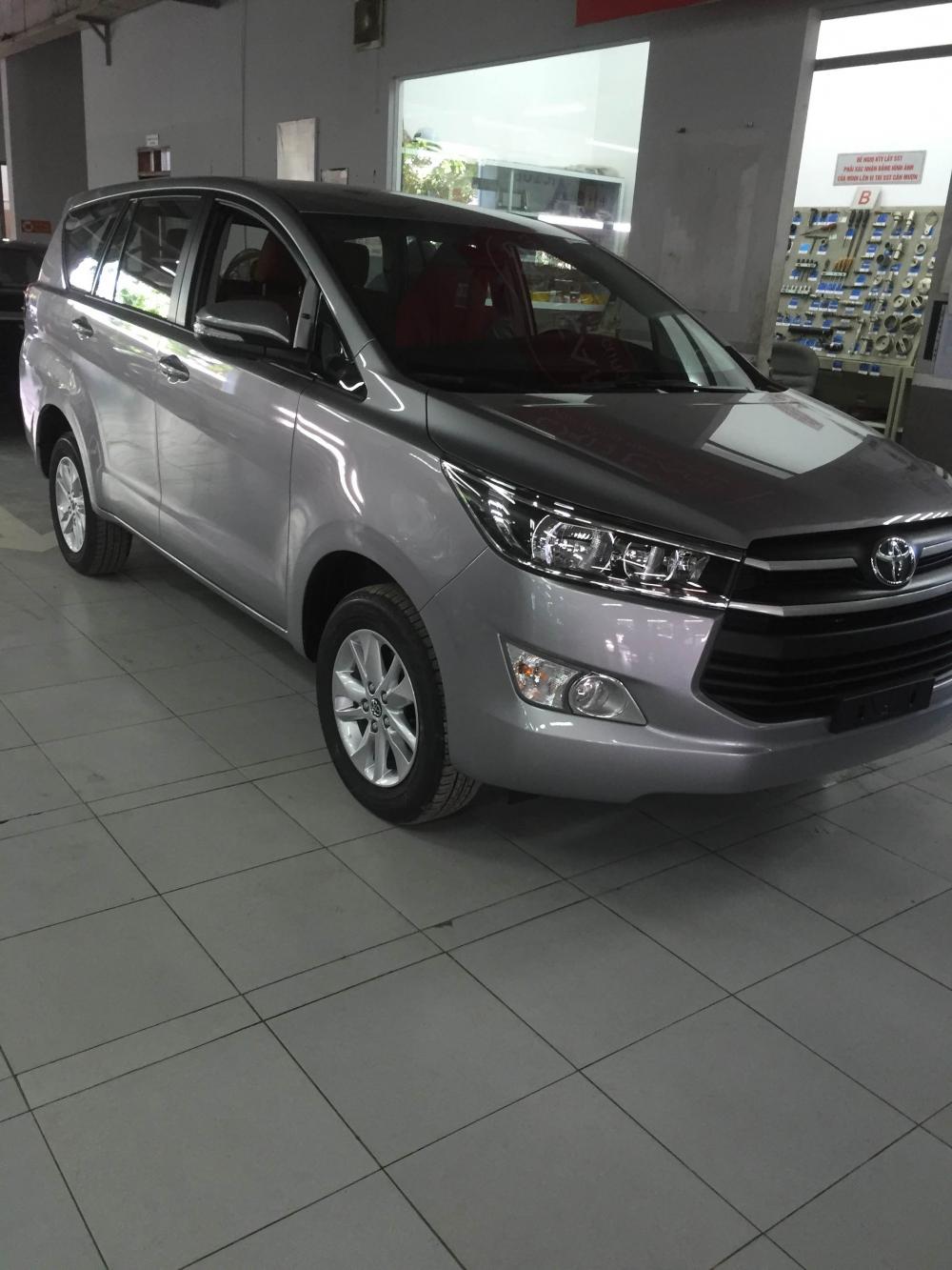 Toyota Innova 2.0G 2019 - Bán ô tô Toyota Innova 2.0G đời 2019, màu bạc giá cạnh tranh