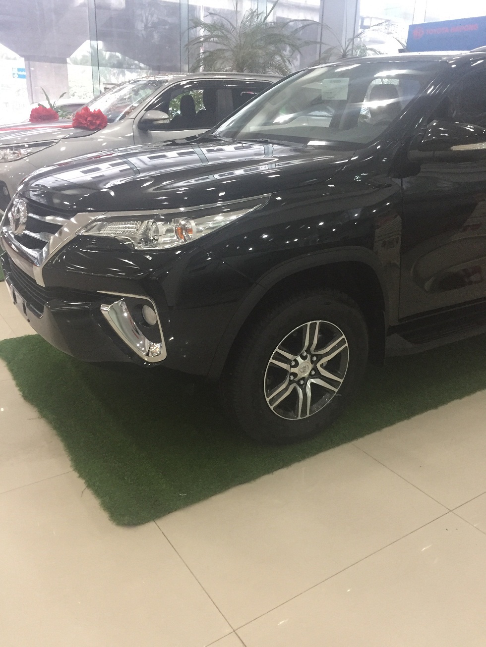 Toyota Fortuner 2.7V 4x2 2017 - Cần bán xe Toyota Fortuner 2.7V 4x2 đời 2017, màu đen, xe nhập