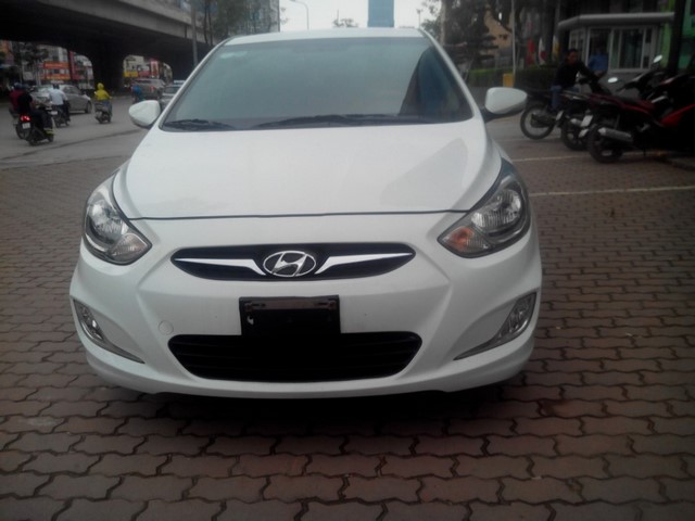 Hyundai Acent 2013 - Bán Hyundai Accent 2013, nhập khẩu, màu trắng, 489 triệu