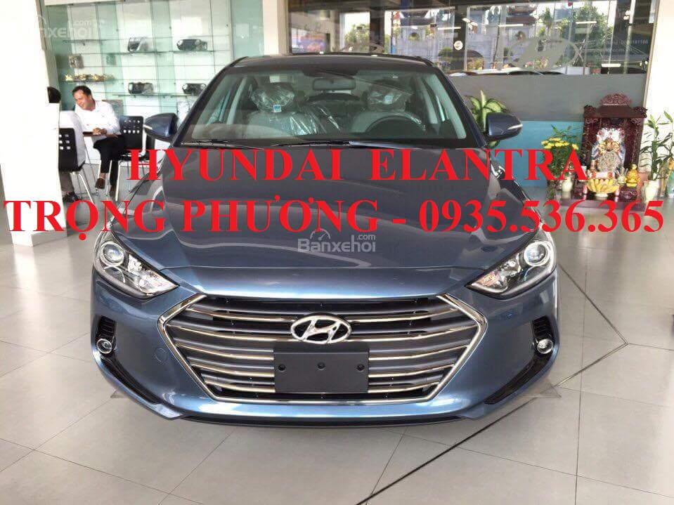 Hyundai Elantra 2018 - Cần bán xe Hyundai Elantra đời 2018, màu xanh lam